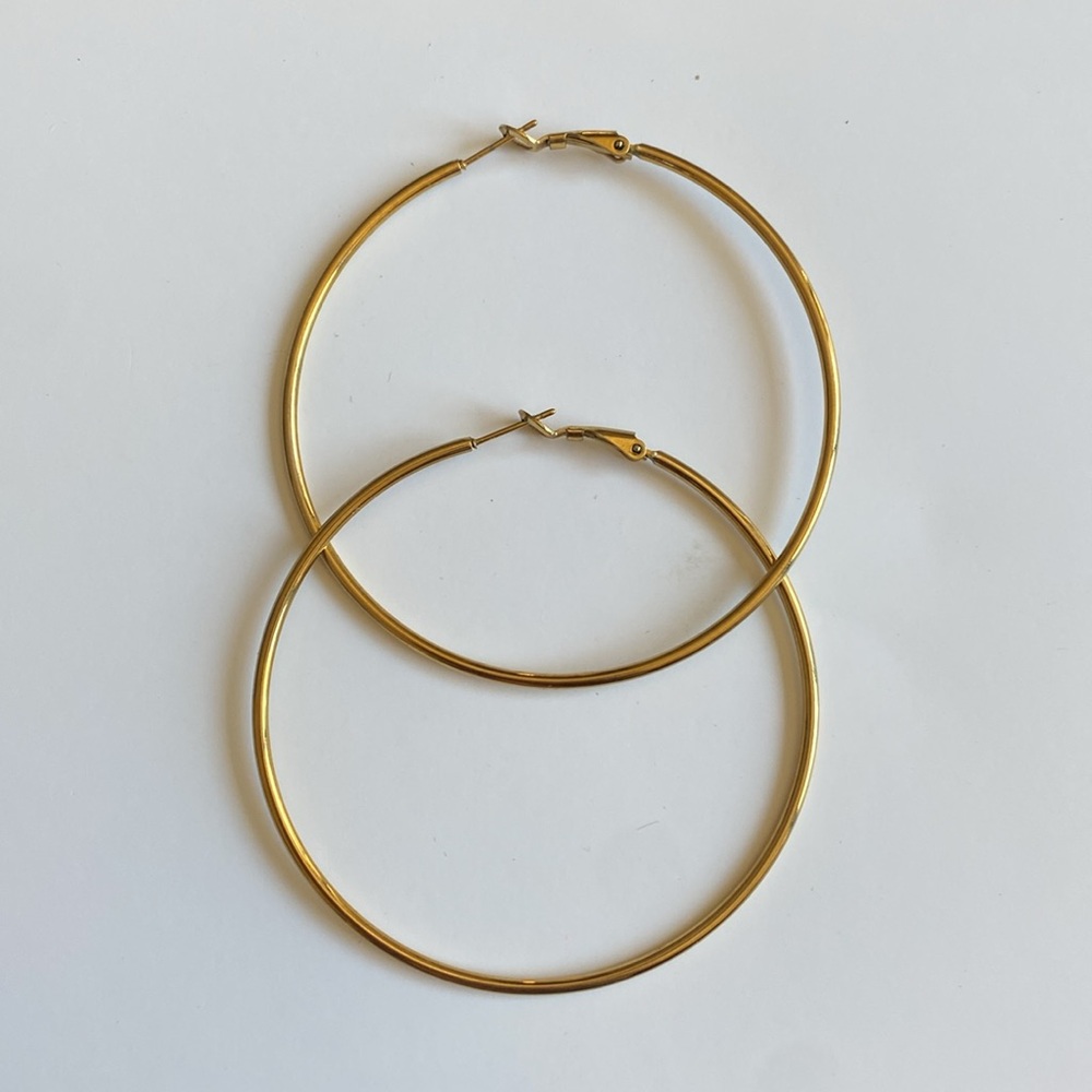 Elegant Gold Hoop Earrings